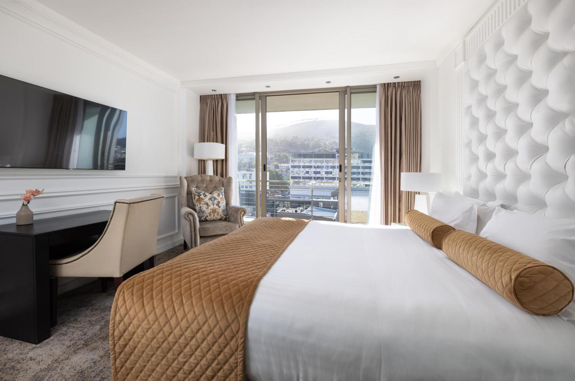 Deluxe Studio,1593648120:JPEG