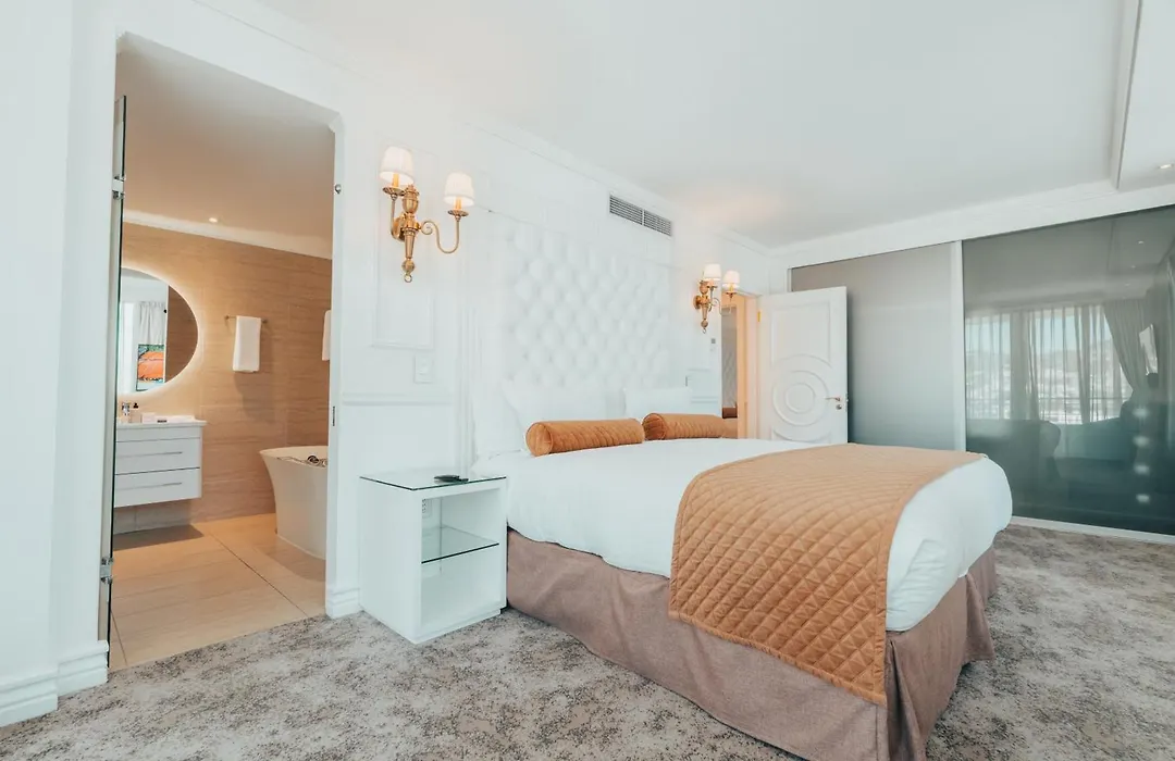 Pepperclub Hotel-1